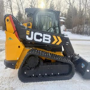 Cargadora de Dirección Deslizante JCB 3TS-8T de 74HP con Brazo Telescópico, Ideal para Proyectos Agrícolas y de Construcción, en Buenas Condiciones - Product Image 5