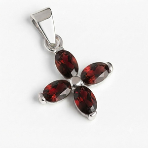 Pendentif Fleur en Grenat 100% Naturel Tendance, 4 Pierres, Plaqué Rhodium, Argent Sterling, Minimaliste, Breloques Fines Naturelles Rhaya - Product Image 1
