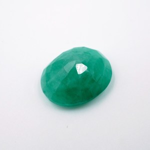 HAYAAT GEMS - Gema de Esmeralda Ovalada Facetada Verde Natural de 8.50 Quilates para Joyería, Procedente de Rajasthan - Product Image 3