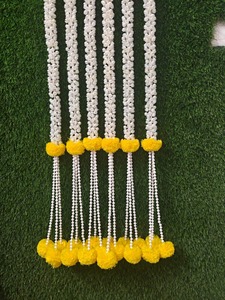 Pompon en soie fait main à motif de fleur de souci, traditionnel, à suspendre, pour la décoration de fête, de mariage, de Haldi, de Mehndi et de festival - Product Image 3