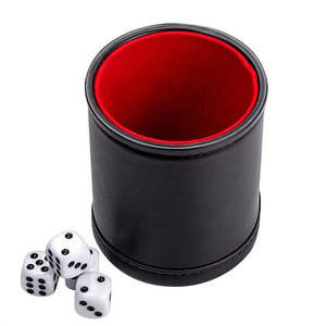 PATRON IMPEX - Vaso para Dados Redondo Negro con Líneas Rojas, Grabado en PU, con 4 Dados Blancos, Juego de Dados Clásico, Duradero y Ecológico para Adultos - Product Image 1