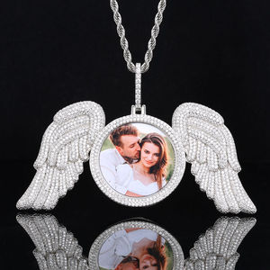 Colgante de Ala de Ángel con Diamantes Chapado en Oro y Plata, Collar Conmemorativo con Imagen Personalizada, Joyería con Foto Personalizada Unisex - Product Image 1