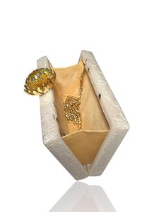 Élégante pochette en résine blanc cassé avec embellissements en cristal et perles, sac à main pour femmes - Product Image 4