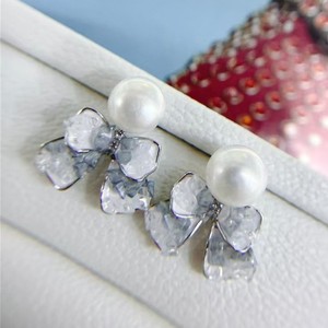 Pendientes de Plata 925 con Diseño Coreano de Alta Gama, con Cristal y Perla, Ligeros y Elegantes - Product Image 3