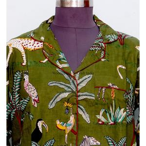 Camisa larga de algodón indio hecha a mano para mujer, vestido cruzado con cinturón, decoración de botones, estilo simple y dulce, corte en A, estampado de jungla, ropa informal. - Product Image 3