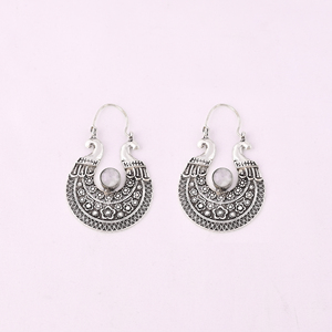 Boucles d'oreilles tendance en laiton plaqué or/argent pour femme, forme U martelée, taille 50x25MM - Product Image 1