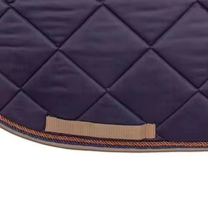 Tapis de selle de cheval de haute qualité avec rembourrage matelassé épais, doublure douce et coutures durables pour l'équitation - Product Image 5