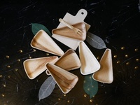 Nouvelles assiettes à pizza jetables et compostables en feuilles de palmier pour événements en plein air et traiteur, assiettes de forme triangulaire pour restaurants