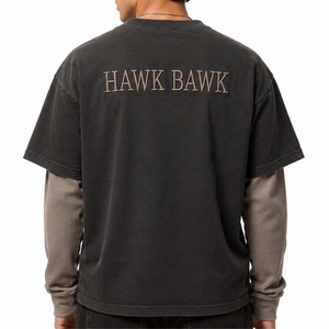เสื้อยืดโอเวอร์ไซส์ผู้ชาย สไตล์สตรีทแวร์วินเทจ ผ้าคอตตอนพรีเมียมเนื้อหนัก ซักแล้วให้ดูเก๋ ทรงหลวม ใส่สบาย แบบสองชั้น - Product Image 3