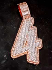 Pendentif porte-bonheur personnalisé en argent 925, bijoux hip-hop personnalisés, pendentif lettre/chiffre serti de moissanite VVS pour cadeaux - Product Image 3