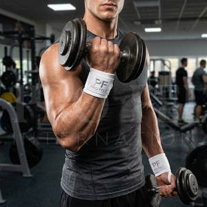 Bandes de maintien pour poignets de musculation sur mesure, couleur blanche, avec logo personnalisé, pour entraînement en salle, powerlifting, fitness et exercices. - Product Image 3