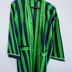 Bata Kimono 100% Algodón a Rayas con Cuello en V y Cintura Ajustable para Mujer y Hombre, Ideal para Playa y Bodas - Product Image 1