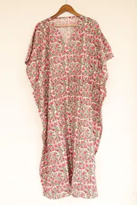 Vestido Kaftan Maxi Boho Chic Rosa con Estampado Floral Hecho a Mano, Cuello en V, Corte Holgado, Algodón, Casual, para Vacaciones y Playa - Product Image 6