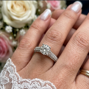 KOK ออกแบบ Prong การตั้งค่า 14 พันทองคําขาวคุณภาพสูงเพชร Solitaire 0.50cts ศูนย์กึ่งเมาท์แหวนหมั้นสําหรับผู้หญิง - Product Image 4