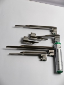 VITRA F.O. Lames de laryngoscope Miller 00 - 4 et poignée |   Laryngoscopes pédiatriques en acier inoxydable de qualité médicale |   CERTIFIÉ CE - Product Image 5