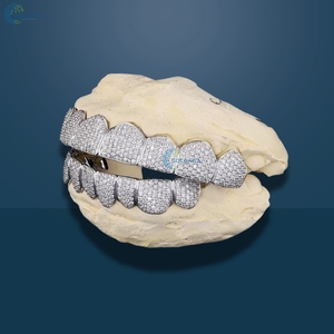 Grillz de Dientes Personalizados con 8 Diamantes Cultivados en Laboratorio (Parte Superior e Inferior), Oro Blanco de 14K, Estilo Hip Hop Iced Out, Joyería para Raperos - Product Image 2
