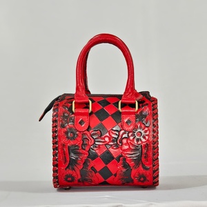 Bolso de Hombro de Diseño Duradero con Cierre de Cremallera y Patrón de Tablero de Ajedrez, de Cuero Floral Hecho a Mano de Alta Calidad y Lujo - Product Image 1