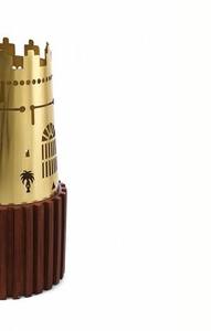 Encensoir en métal doré de luxe, style château, pour Bakhoor, avec base en bois côtelée et découpes complexes, vente en gros - Product Image 3