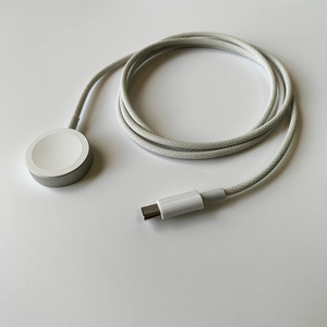 Nouveau <span class=keywords><strong>chargeur</strong></span> compatible pour <span class=keywords><strong>montre</strong></span> ; Câble de charge sans fil tressé pour iWatch avec fixation magnétique en alliage d'aluminium pour l'ensemble - Product Image 6