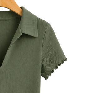 เสื้อโปโลครอปผู้หญิงสีเขียวมะกอก แขนสั้น ทรงเข้ารูป คอวี ผ้าถักลายริบ ยืดหยุ่นได้ ผลิตจากผ้าฝ้ายผสมสแปนเด็กซ์ สไตล์ลำลอง แฟชั่นฤดูร้อน - Product Image 4
