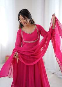 Robe Anarkali élégante pour femmes Fendy FOX GEORGETTE avec ensemble dupatta, sans plis, réversible, séchage rapide, pour mariage, toutes saisons - Product Image 3