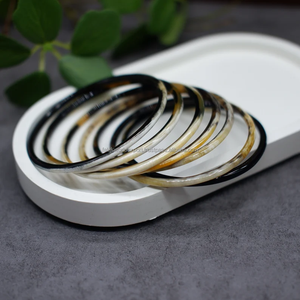 Brazalete de cuerno de buey natural, joyería de cuerno de búfalo moderna ultrafina para mujer, brazaletes artesanales naturales para mujer de FWE - Product Image 3