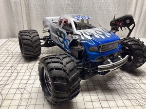 Camioneta RC 4x4 Escala 1:16 con Motor sin Escobillas, 2.4GHz, Todoterreno, de Alta Velocidad, con Control Remoto - Product Image 4