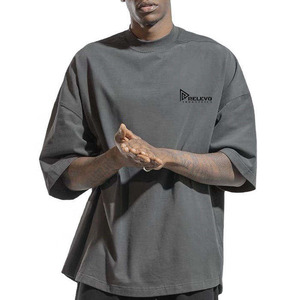 เสื้อยืดคอกลมแขนสั้นสีชมพูสำหรับผู้ชาย ผ้าฝ้าย 100% ทรงปกติ สวมใส่สบาย ผ้าเจอร์ซีย์ถัก สีพื้น ดีไซน์เรียบง่าย - Product Image 4