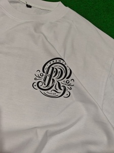 T-shirt pour homme en jersey de coton imprimé DTF, coupe classique, col rond, manches courtes, motif tête de mort noir et blanc, style streetwear - Product Image 3