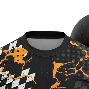 Camiseta de Fútbol Sublimada Personalizada para Hombre, Diseño a Cuadros Negro y Naranja, Cuello Redondo, Manga Corta, Absorbe la Humedad, Corte Regular - Product Image 2