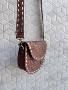Bolso Bandolera de Cuero Genuino Hecho a Mano con Diseño de Media Luna, Estilo Bohemio Gitano, Novedad, Hecho a Mano, Estilo Occidental, Multiusos - Product Image 2