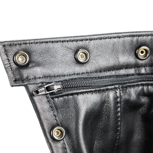 Arnés de pecho de cuero para hombre con remaches y detalles de anillos, correas ajustables para uso fetiche. - Product Image 6