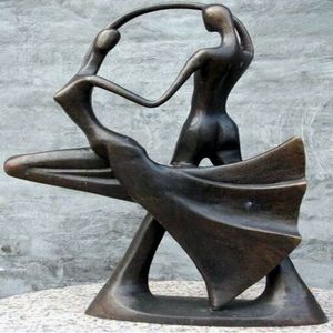 Sculpture contemporaine en aluminium coulé, créée pour sublimer les intérieurs modernes avec une profondeur sculpturale et un équilibre artistique. - Product Image 4