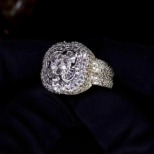 Bague de cocktail hip-hop en forme de fleur pour femme, en argent 925 et plaqué or 14 carats, avec diamants de laboratoire micro-pavés, style glamour pour mariage - Product Image 2