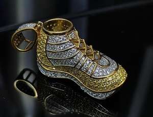 Colgante de Zapato Jordan con Moissanita, Colgante de Plata 925, Colgante de Zapatilla Bicolor con Incrustaciones de Diamantes, Joyería Hip Hop, Regalos para Amantes del Deporte y Atletas - Product Image 2