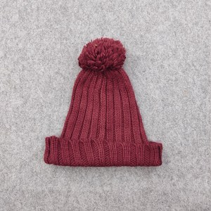 Gorro de Punto Color Granate con Bordado de Cara Sonriente y Pompón, Gorro de Invierno Unisex de Estilo Casual - Product Image 2