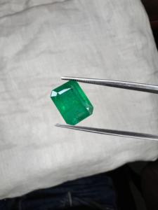 Émeraude octogonale naturelle de 4,91 carats, vert feuille riche, pierre précieuse non montée, provenant de Zambie - Product Image 2