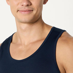 Débardeur de sport pour homme personnalisé avec logo, respirant, coupe ajustée, col rond, pour musculation, fitness et entraînement, vêtement de sport actif - Product Image 3