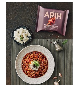 บะหมี่กึ่งสำเร็จรูปรสเผ็ดหวานพริกไทยดำเกาหลี 140 กรัม ARIH ท็อกบกกี ขายส่ง - Product Image 4