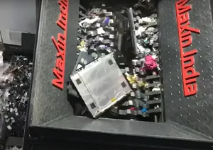 Broyeur de déchets électroniques de qualité supérieure, broyeur de déchets électroniques à double arbre pour ordinateurs portables, capacité de 1500 à 2000 kg/h - Product Image 2