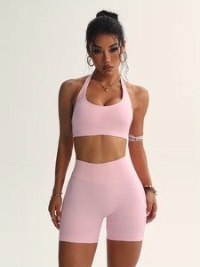 Ensemble de sport 2 pièces pour femme : Haut court dos nu et short de course côtelé anti-transparence pour le sport - Product Image 1