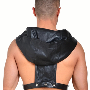 Harnais de poitrine en cuir noir avec capuche, ajustement réglable, idéal pour les tenues de club - Product Image 4
