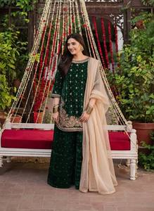 Ensemble Sharara Traditionnel de Créateur pour Femme en Velours de Viscose Brodé avec Dupatta en Organza pour Mariage et Diwali, Prêt-à-porter sans Plis - Product Image 3
