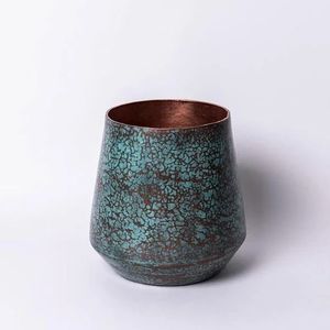 Juego de jarrones modernos de bronce para mesa con acabado en pátina y asa - Product Image 4