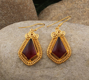 Boucles d'oreilles pendantes en lapis-lazuli naturel, enroulées autour d'un fil, avec crochet en argent sterling 925, bijoux faits à la main de luxe pour femmes - Product Image 6