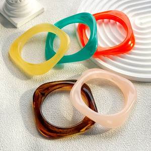 กำไลข้อมือเรซิ่นหรูหรา สีพาสเทลอ่อนละมุน งานแฮนด์เมด เครื่องประดับผู้หญิง งานฝีมือเรซิ่น - Product Image 5