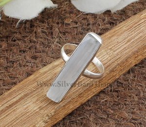 Anillo de Plata de Ley 925 Bañado en Satén con Selenita Blanca Natural Rectangular Engastada en Bisel, Piedra Curativa Geométrica para Fiesta, Venta al por Mayor - Product Image 2