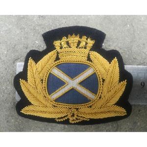 Accessoire vestimentaire 2026 : Dernière tendance, design mode, 100 % fait main, broderie bullion personnalisée, badge 3D écologique et lavable - Product Image 1