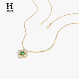 Collier pendentif trèfle à quatre feuilles en or 18 carats avec émeraude, motif ajouré et pavé de zircone cubique, chaîne à breloque fleur - Product Image 1