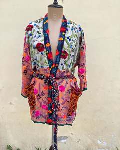 Hermoso Kimono Phulkari Bordado, Kimono Phulkari para Damas de Honor, Kimono con Trabajo de Espejo, Kimono Largo Phulkari, Túnicas Kimono Phulkari, Regalo para Ella - Product Image 3